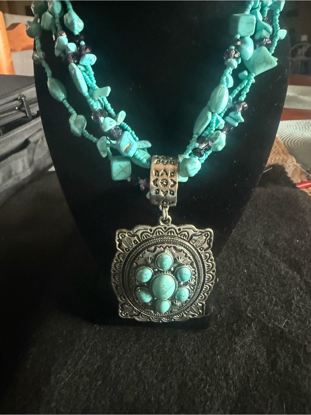 Blazin Roxx Western Turquoise Stone Pendant Necklace and matching earrings